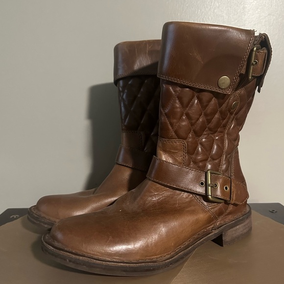 UGG Shoes - UGG Brown Leather Ankle Boots